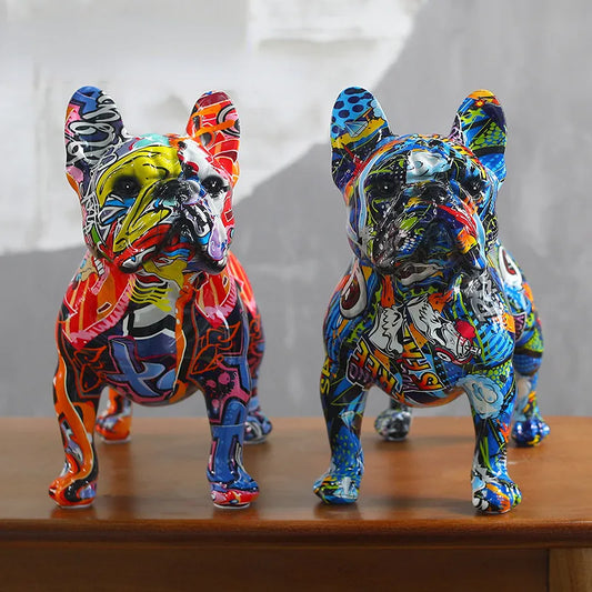 Kleurrijke staande Franse Bulldog hars standbeeld decoratie, hond DIY graffiti ambachten, desktop dier standbeeld ornament.
